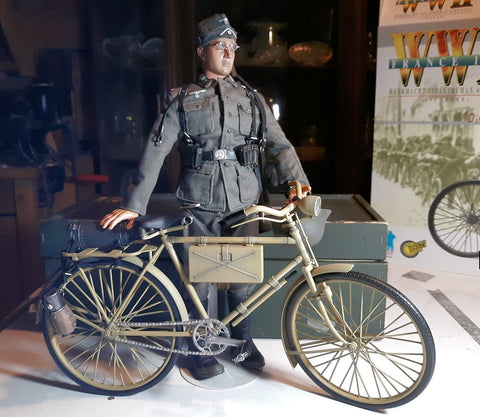 Figura de acción Segunda Guerra Mundial -  Soldado de Infantería Wehrmacht con bicicleta